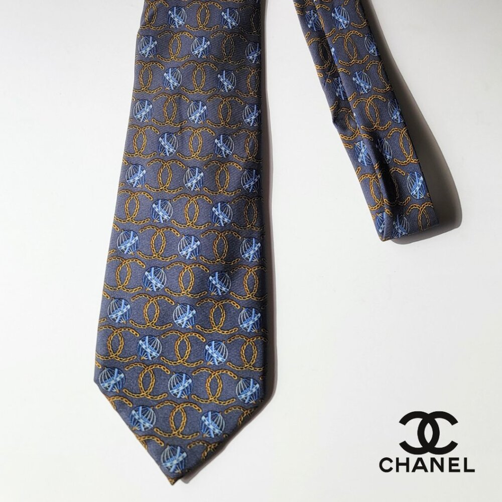 CHANEL Men's Vintage Tie 100% Silk Made in Italy blue with chain CCs